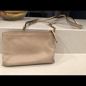 Crossbody perfect for spring!